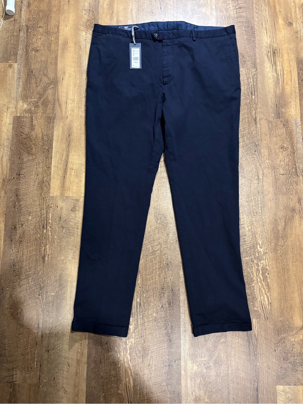 Vineyard Vines men’s navy chinos NWT $149